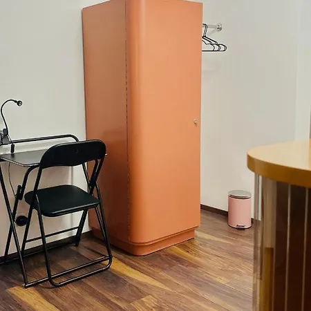 公寓 Timeless Old Centre With 2 Bathrooms And Balcony *