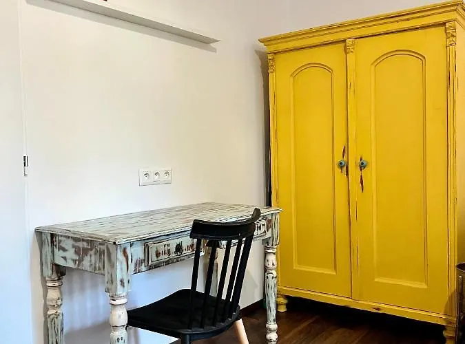 Timeless Old Centre With 2 Bathrooms And Balcony アパート ブラチスラヴァ