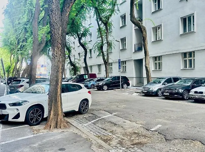 アパート Timeless Old Centre With 2 Bathrooms And Balcony