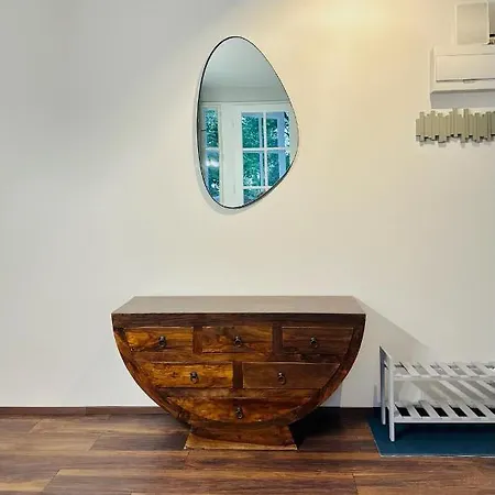 Timeless Old Centre With 2 Bathrooms And Balcony Bratislava