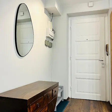 Timeless Old Centre With 2 Bathrooms And Balcony Apartamento