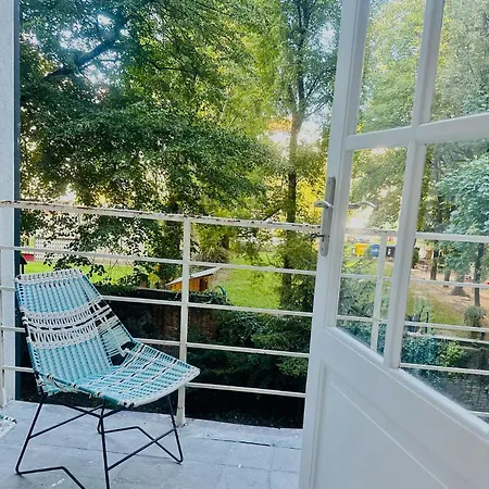 Timeless Old Centre With 2 Bathrooms And Balcony * Bratislava