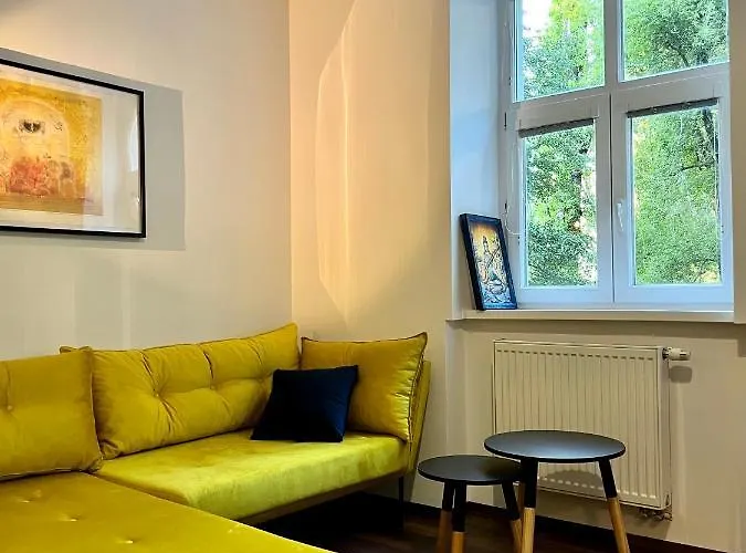 Apartament Timeless Old Centre With 2 Bathrooms And Balcony