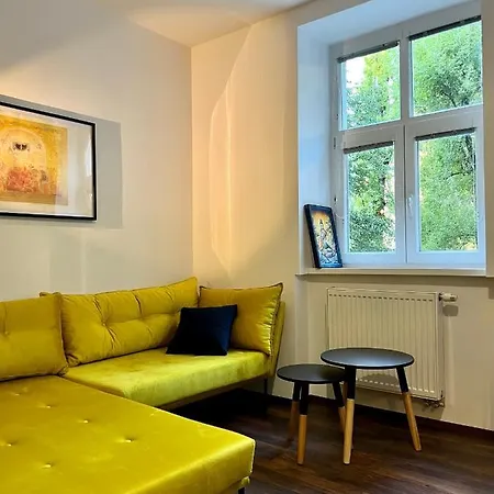 شقة Timeless Old Centre With 2 Bathrooms And Balcony