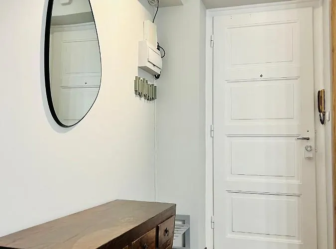 Timeless Old Centre With 2 Bathrooms And Balcony Apartman